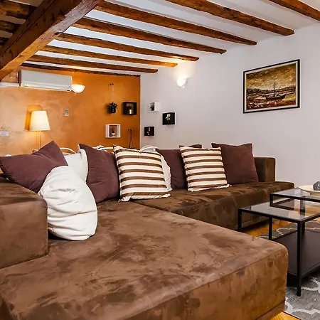 Marconi Apartament *