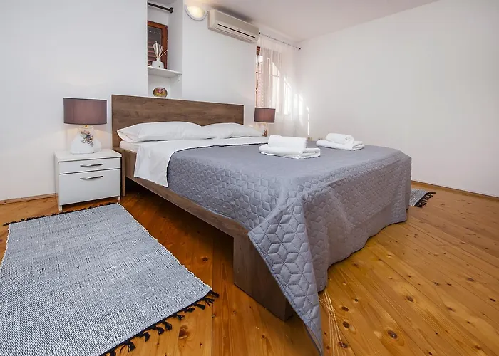 Marconi Διαμέρισμα Ρόβινι